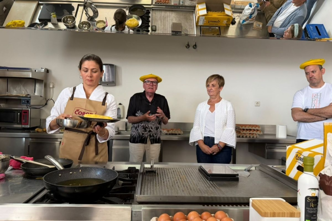Mari&aacute;n Cano durante la inauguraci&oacute;n del primer Campeonato de la Comunitat Valenciana de Tortilla de Patatas en Alicante