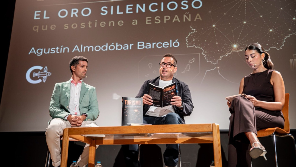 De la Hispania romana al liderazgo turístico mundial: Agustín Almodóbar recorre en un libro la gran transformación del turismo español
