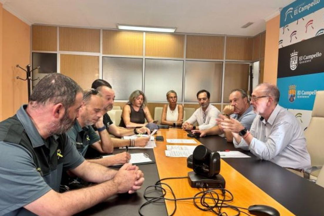 El Campello cierra parques, jardines, el cementerio y el polideportivo El Vincle ante la alerta naranja