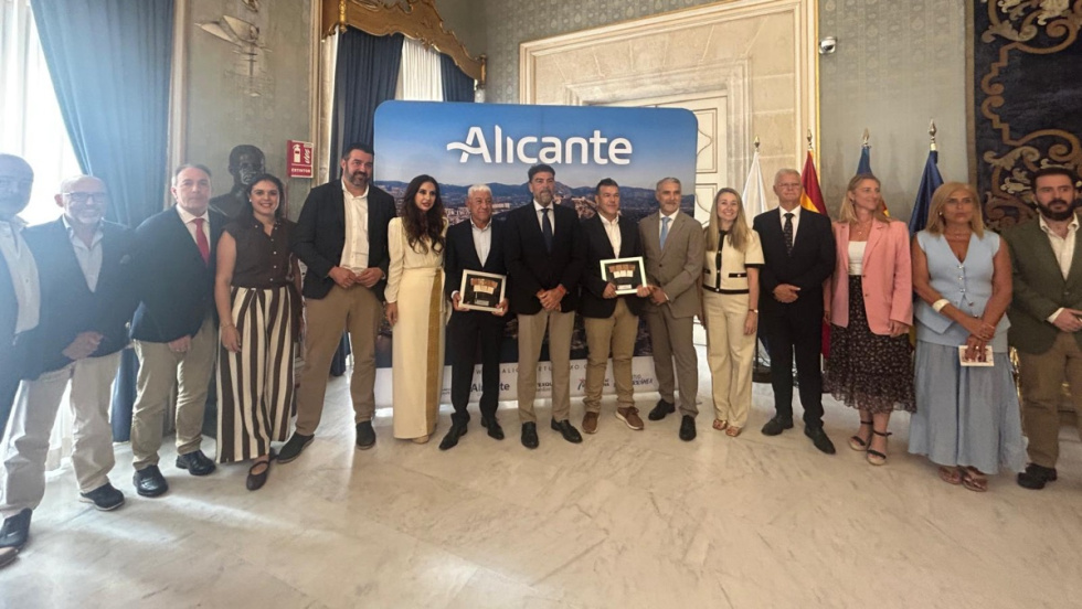 Alicante premia a Cruceros Kontiki y La Milagrosa en el Día Mundial del Turismo