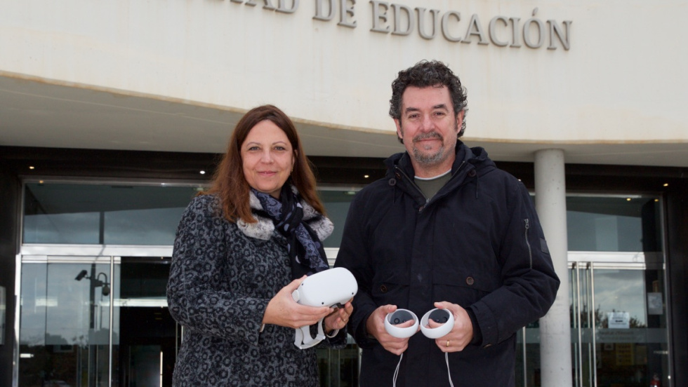 La catedr&aacute;tica de Tecnolog&iacute;a Educativa Rosabel Roig y el catedr&aacute;tico de Inteligencia Artificial Miguel &Aacute;ngel Cazorla.