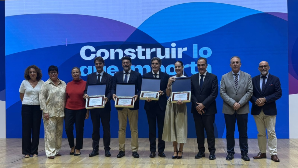 Alicante recoge los premios FOPA.