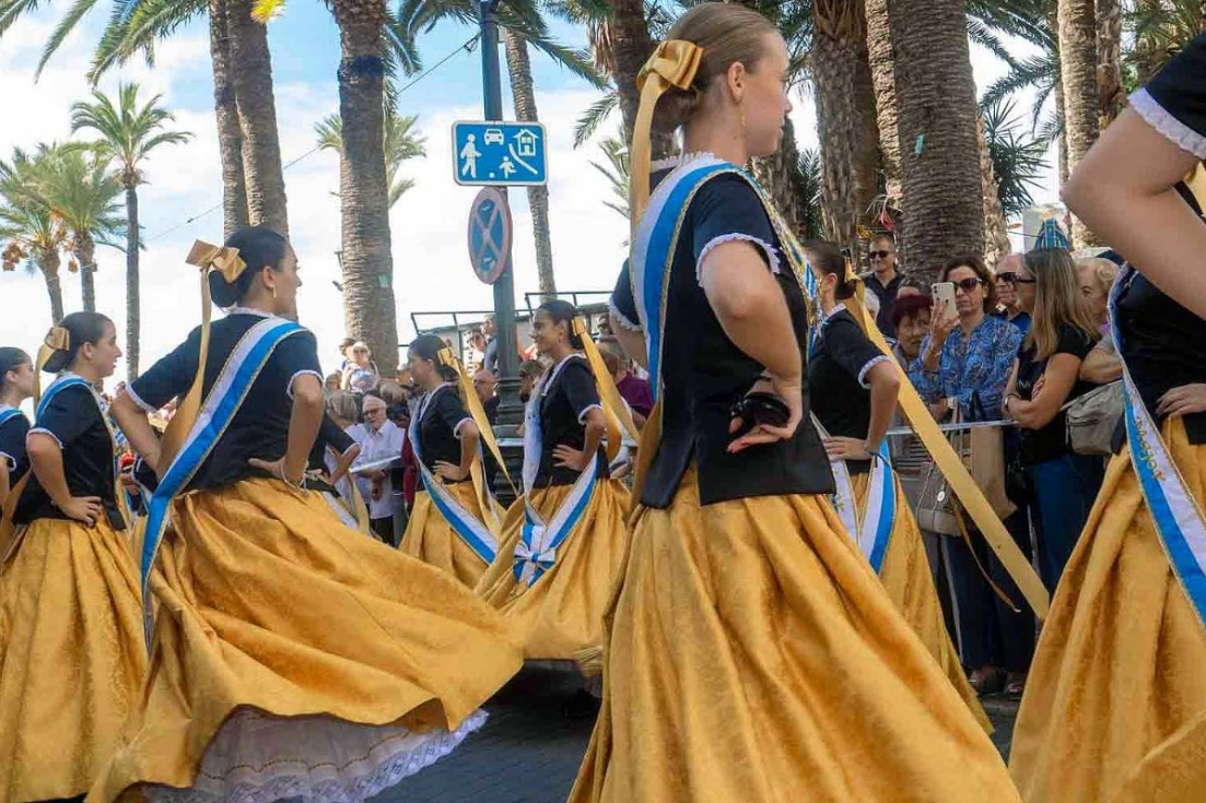 Actuaci&oacute;n de baile tradicional en Benidorm