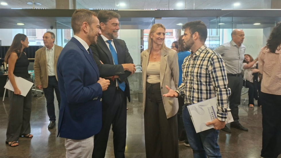 Presentaci&oacute;n del mapa de recursos de Alicante en el Auditorio Puerta Ferrisa.