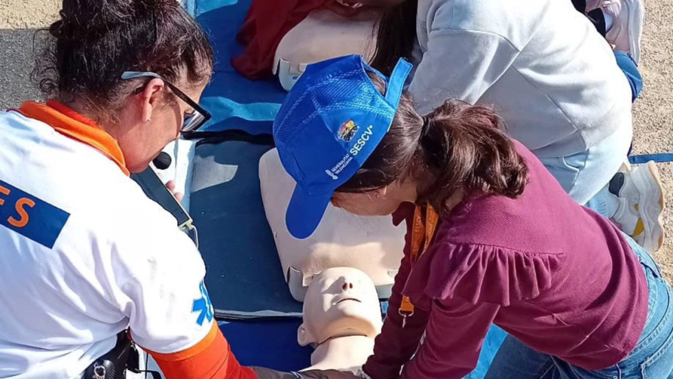 Pr&aacute;cticas de reanimaci&oacute;n de parada cardiaca.