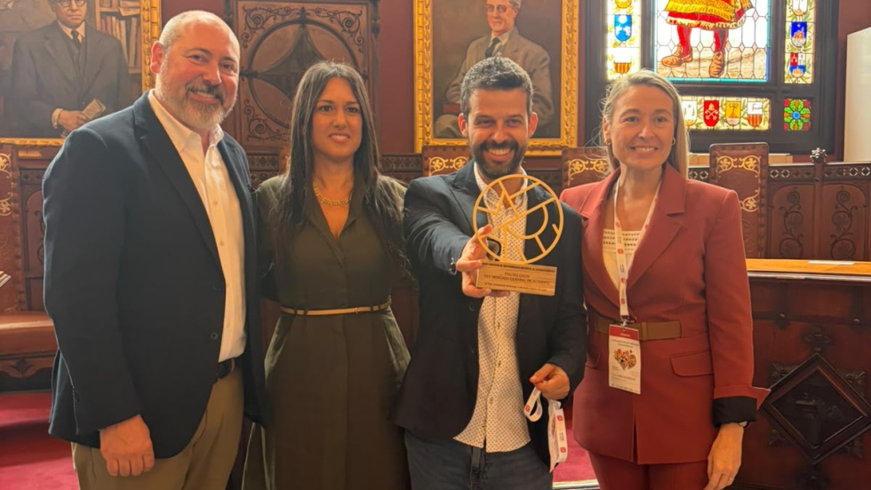 &lsquo;Frutas Cachi&rsquo;, del Mercado Central de Alicante, gana el Premio nacional METRAE 2026 .