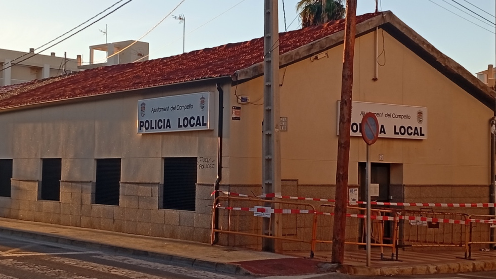 Ret&eacute;n de la Polic&iacute;a Local en la playa de Muchavista de El Campello