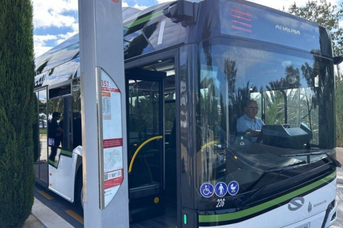 Autob&uacute;s del servicio de transporte p&uacute;blico de Elche