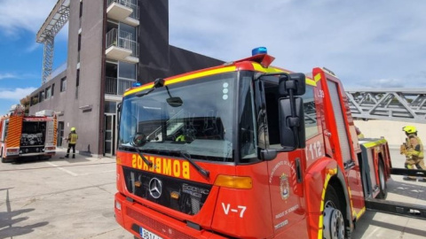 Cami&oacute;n de bomberos en Alicante.