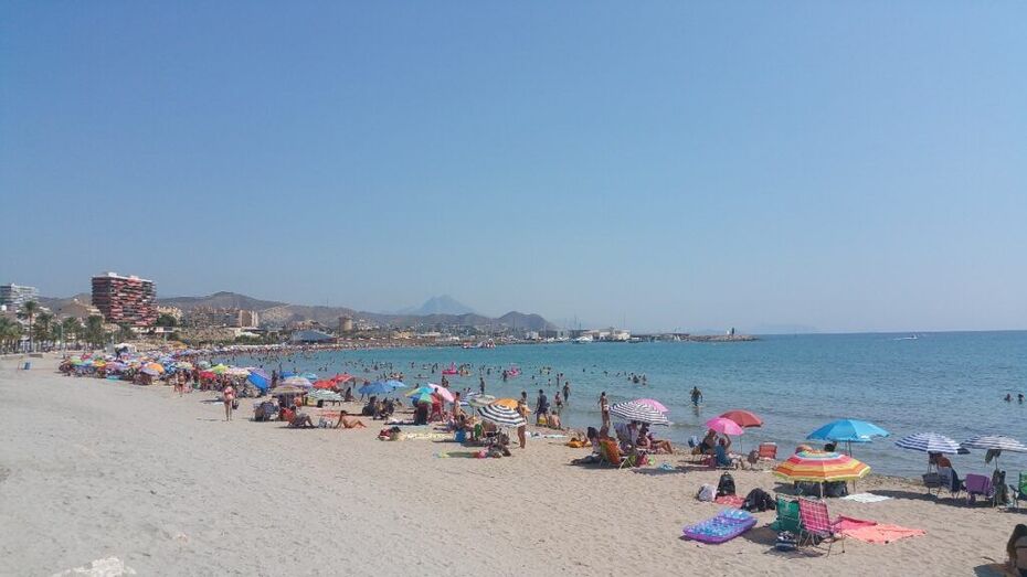 Playa urbana de El Campello